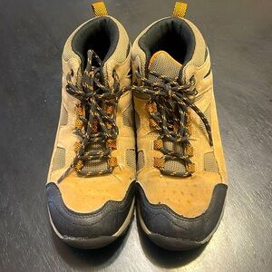 Hiking boot